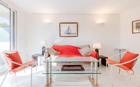 Luxurious 2-Room Apartment In Palm Beach